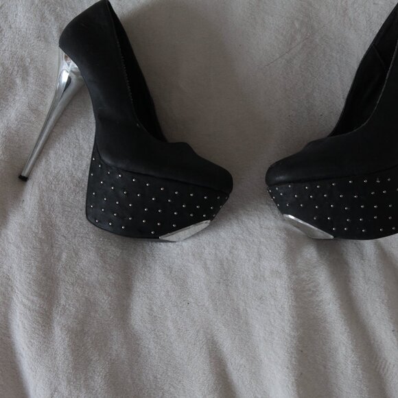 Promise Black Studded Stilettos 6 inch heels EUC - Picture 7 of 10